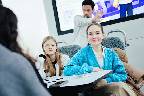 Тематические молодежные рейсы. Интеллектуальная игра на речном трамвае