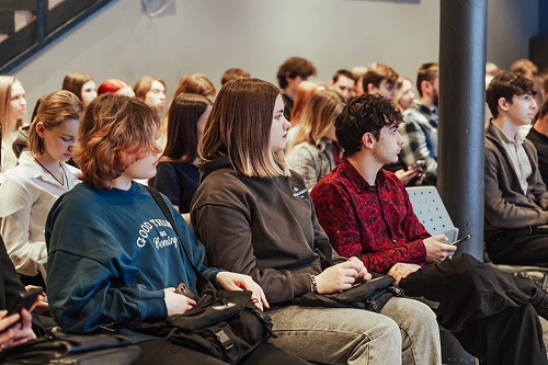 Академия «Молодёжь Москвы». Лекция «Защита от доксинга и кибербуллинга» и мастер-класс «ТОП-5 ошибок интервьюера»