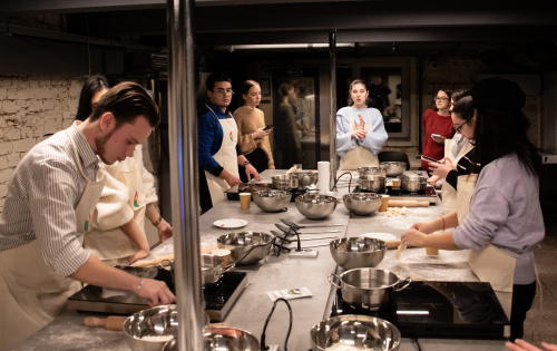 Мастер-класс по приготовлению блинов