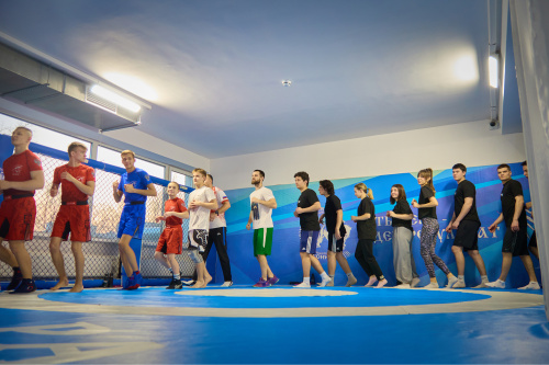 Тренировка по спортивной акробатике