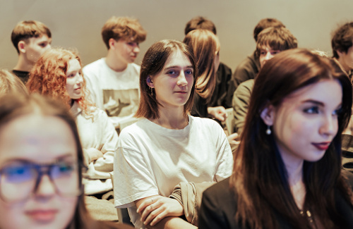 Стратегия управления OKR для стартапа: синхронизация команды без бюрократии